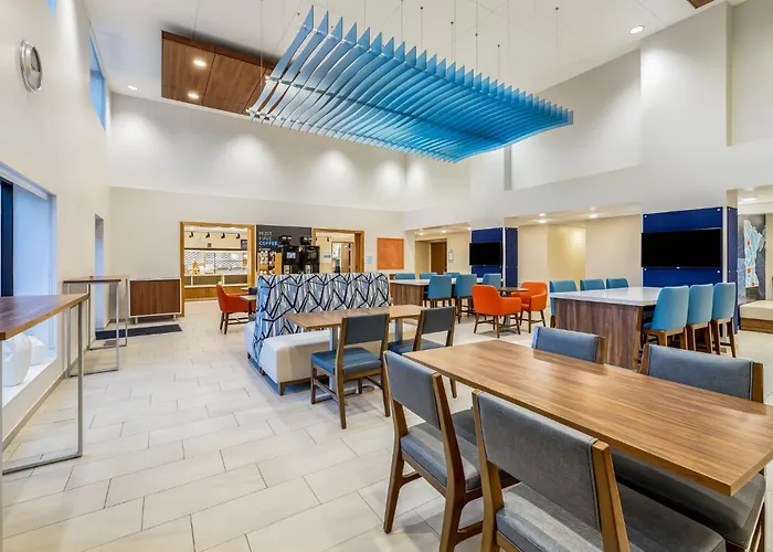 Holiday Inn Express & Suites Minneapolis - West End By Ihg